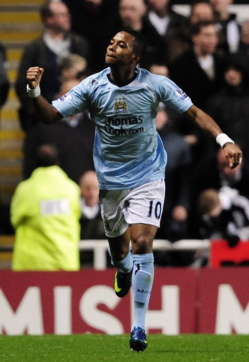 世体：后场伤病多，弗里克本赛季18场比赛使用了11种后防组合（世体：后防伤病潮来袭，弗里克本季18战尝试11套后防搭配）