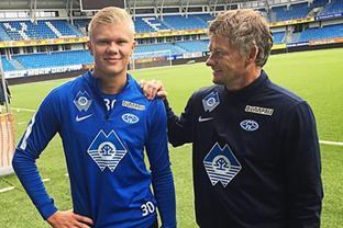 F1卡塔尔冲刺排位：皮亚斯特里夺杆！诺里斯第3，维斯塔潘第6（F1卡塔尔冲刺排位赛：皮亚斯特里摘得杆位，诺里斯第3、维斯塔潘第6）