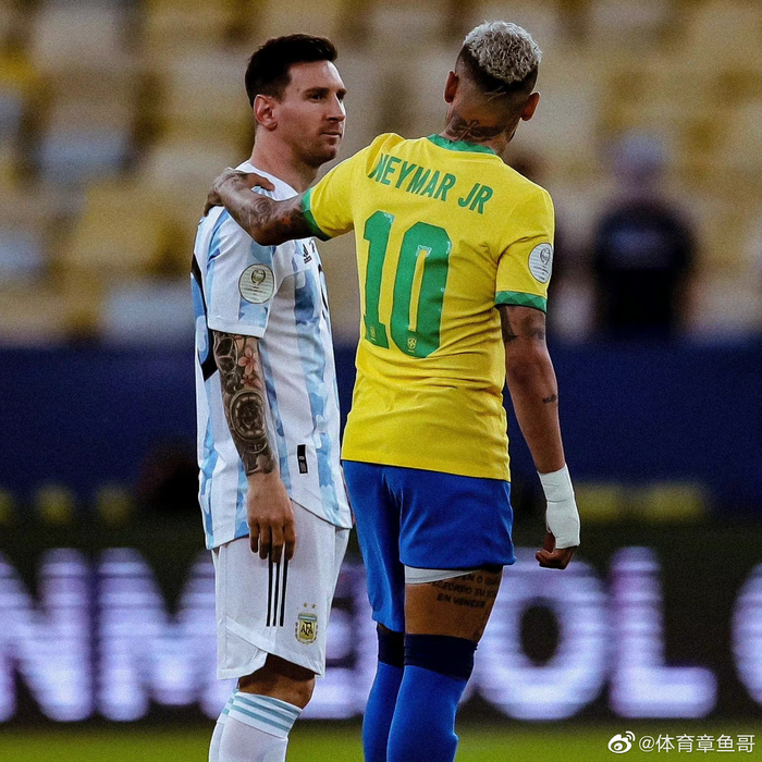 新鹏城推出与深圳本土潮流品牌COSTS联名限定球衣，售价799元（新鹏城携手深圳本土潮牌COSTS发布联名限定球衣，定价799元）