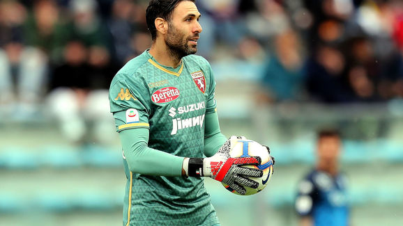 山东U20主帅韩鹏：跟球迷说声抱歉；前场没人，确实是尽力了（山东U20主帅韩鹏向球迷致歉：前场人手短缺，已尽全力）