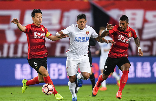 英媒：拜仁有意在一月永久签下梅努，已和他的经纪人直接会谈（英媒：拜仁计划一月买断梅努，已与其经纪人直接会面）