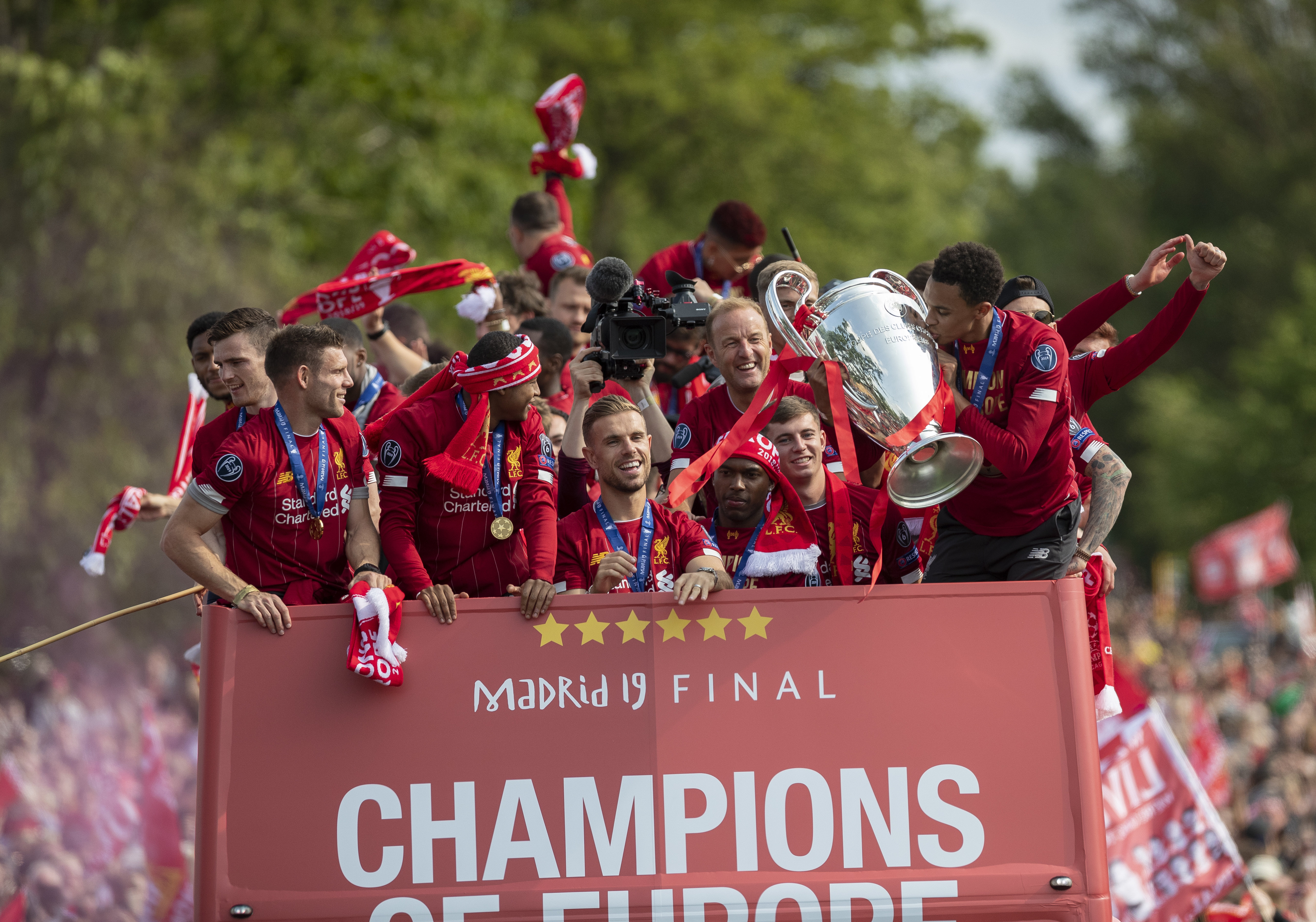 美职联半场：阿连德造奥坎波乌龙，迈阿密国际暂1-0温哥华（半场战报：阿连德逼出奥坎波乌龙，迈阿密国际暂以1-0领先温哥华）