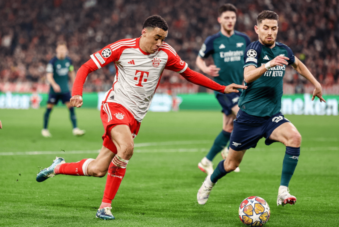 76人vs湖人前瞻：东契奇PK马克西，76人欲收获四连胜（76人大战湖人前瞻：东契奇对飚马克西，费城志在四连胜）