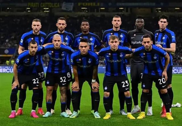 巴萨2-1逆转法兰克福，孔德头球双响，亚马尔、拉什福德送助攻（巴萨2-1翻盘法兰克福，孔德双头破门，亚马尔与拉什福德献助攻）