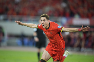 球报：谢尔德鲁普因分享未成年人性爱视频被判缓刑14天（球报：谢尔德鲁普因传播涉未成年人性爱视频被判处14天缓刑）