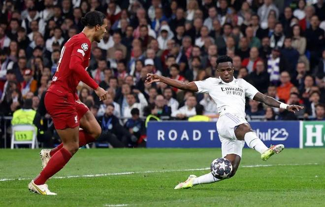 半场战报：美因茨0-0圣保利（半场速递：美因茨与圣保利互交白卷）