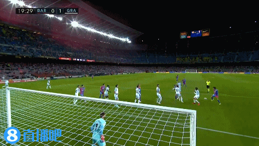 莱比锡6-0大胜法兰克福，迪奥曼德戴帽，鲍姆加特纳一射两传