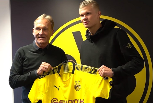 这两个哪个判了点球？为什么？利物浦vs皇马、莱万特vs巴萨（利物浦战皇马与莱万特战巴萨：哪次判了点球？原因是什么？）